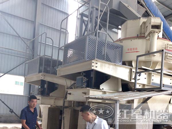 河卵石打砂機(jī)，時(shí)產(chǎn)100噸左右的機(jī)子就是它