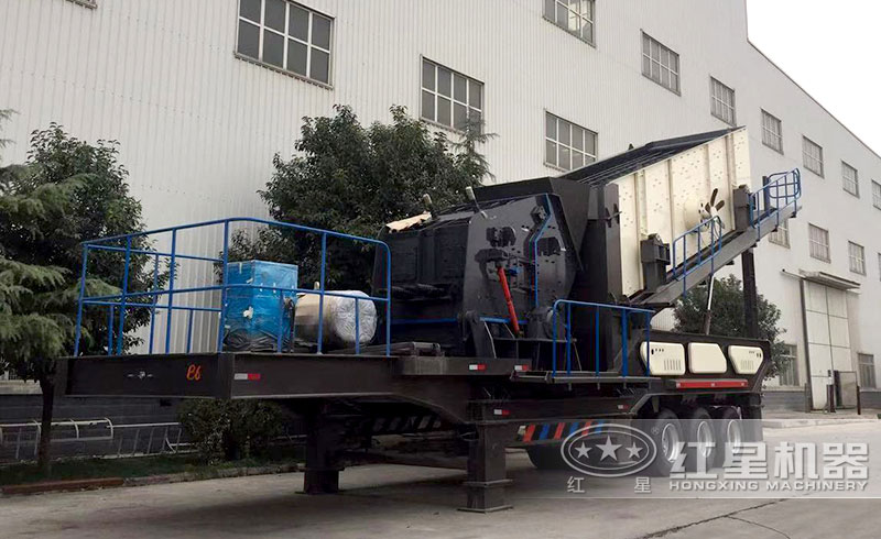 礦用移動破碎機(jī)設(shè)備實(shí)拍 礦用移動破碎機(jī)設(shè)備實(shí)拍