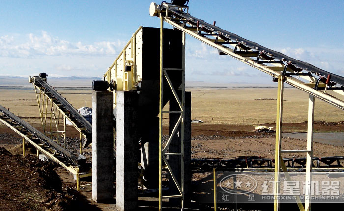 振動(dòng)篩沙機(jī)還是可移動(dòng)的好，流動(dòng)作業(yè)隨時(shí)轉(zhuǎn)場(chǎng)