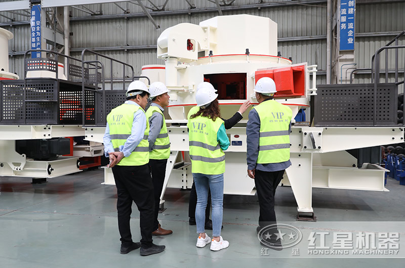 石頭制砂機投資大嗎？球磨機和制砂機哪個制砂效果好