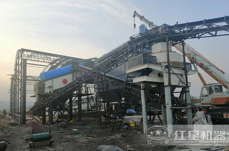 石頭碎沙生產(chǎn)現(xiàn)場(chǎng) 石頭碎沙生產(chǎn)現(xiàn)場(chǎng)