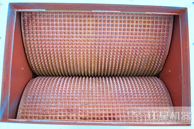 制砂選對(duì)輥破碎機(jī)還是沖擊式制沙機(jī)？