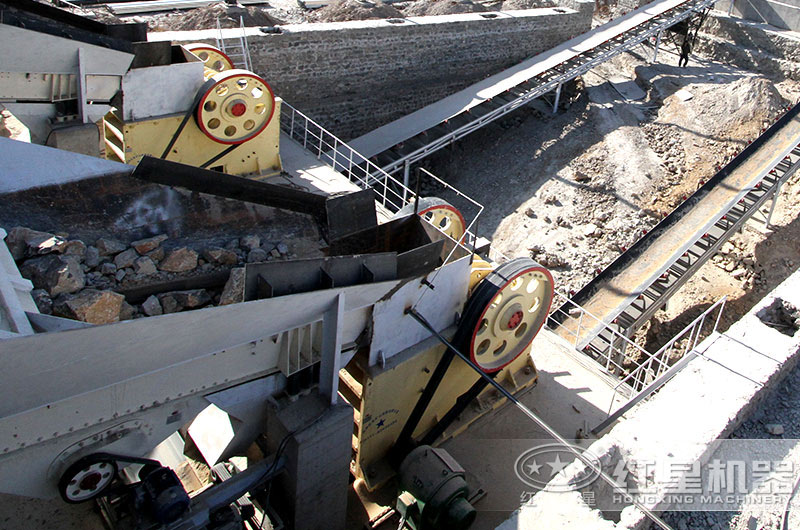 顎式破碎機現(xiàn)場 顎式破碎機現(xiàn)場