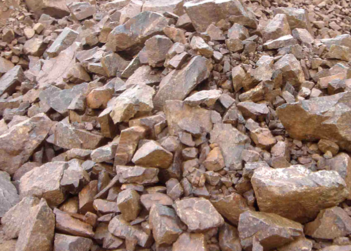 鐵礦石破碎設(shè)備型號(hào)有哪些？多少錢一臺(tái)？