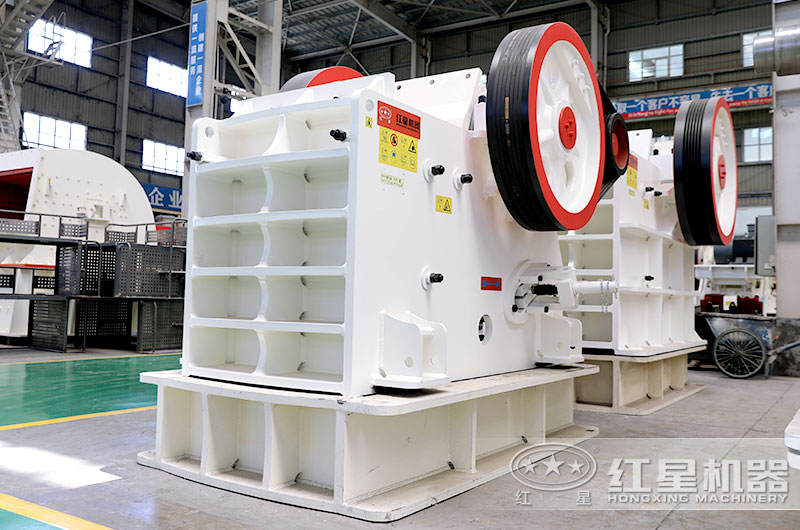 69鄂式破碎機(jī)規(guī)模中等，價格便宜合理