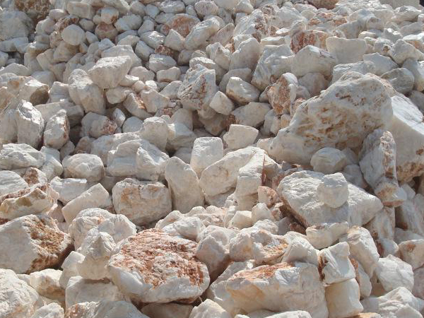 方解石磨粉生產(chǎn)設(shè)備與流程分析，生產(chǎn)廠家介紹