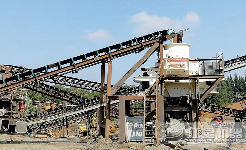 客戶來(lái)廠咨詢：想購(gòu)買(mǎi)日產(chǎn)1000噸的制砂機(jī)，有推薦的型號(hào)嗎？