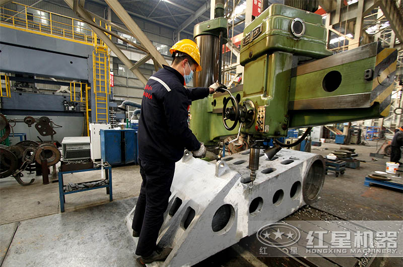 紅星工人作業(yè)中 紅星工人作業(yè)中