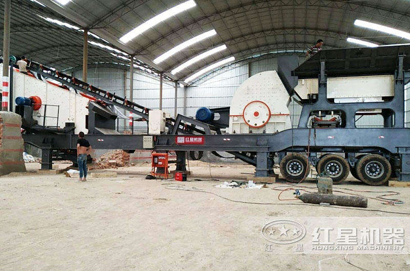 一飽眼福！四條時(shí)產(chǎn)200噸的機(jī)制砂生產(chǎn)線作業(yè)現(xiàn)場(chǎng)