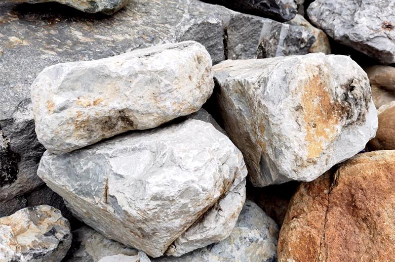 青石硬度較小、制砂難度小